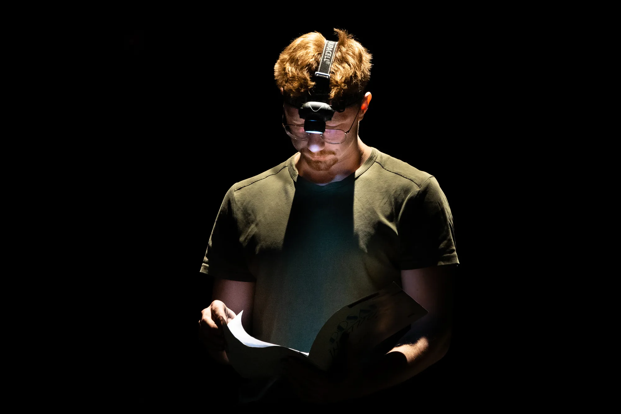 Scena de teatru, lumina punctuala